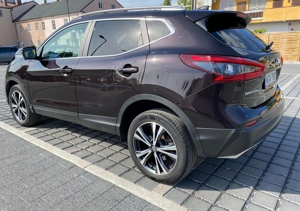 Nissan Qashqai cena 71000 przebieg: 75000, rok produkcji 2018 z Jawor małe 211